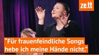 Diese Frau übersetzt Musik in Gebärdensprache [upl. by Yliah]