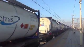 SBB CARGO 484 014 CON TANK CONTAINER IN TRANSITO A MILANO RHO FIERA 29  12  2015 [upl. by Salter]