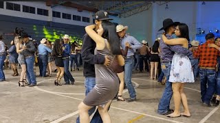 Baile en el Sauz Chihuahua Con los Caporales de Chihuahua 🕺💃 [upl. by Emile]