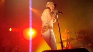 robyn  call your girlfriend live amsterdam melkweg 2011314 [upl. by Nybor]