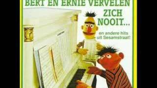 Bert amp Ernie en de Alfabetmars Dutch Sesame Street [upl. by Beauchamp]