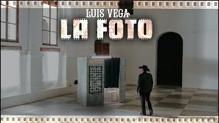 Luis Vega  La Foto Video Oficial [upl. by Funda516]