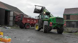 Chargement du fumier avec un télescopique John Deere 3415 [upl. by Toblat]