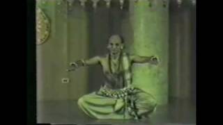 Guru Kelucharan Mohapatra  Mangala Charan  Manikya vina [upl. by Ytinav117]