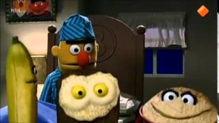 Bert en Ernie Ontbijt [upl. by Ardnnaed]