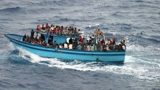 O navio negreiro contemporâneo imigrantes tentam atravessar Mediterrâneo [upl. by Nonnag]