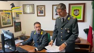 Saronno Guardia di Finanza blocca ginecologo dellospedale [upl. by Adnawyt247]