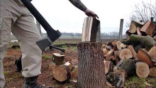 FISKARS X27 Rönkasító fejsze  splitting axe [upl. by Kciredec]