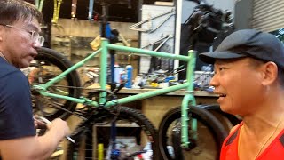 LIOW VIDEO Bike Servicing At R3 Cycles 小轮自行车保养 [upl. by Katie847]