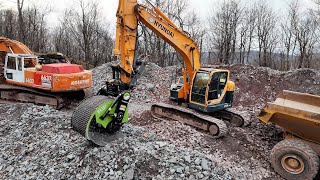 Setting up an excavator screener bucket [upl. by Tehr]