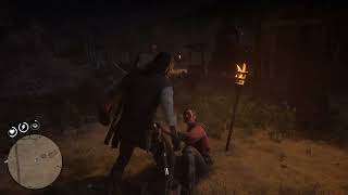 Red Dead Redemption 2  How to make enemies surrender and how to interrogate them [upl. by Novrej]