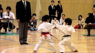 空手大会Karate tournament 「基本組み手basic kumite」 1･2年の部 決勝 2010年11月3日 [upl. by Nogras992]