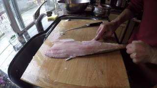 Разделка рыбы  Сиг Cleaning whitefishHow to clean a whitefishFilleting a whitefish [upl. by Whitman]