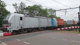 VECTRON komt door Boxtel met containers [upl. by Lurline]