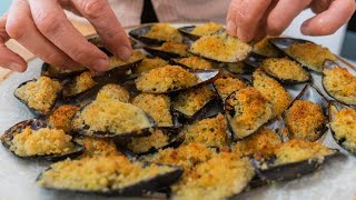 Cozze gratinate al forno pugliesi La ricetta segreta della nonna [upl. by Anauj]