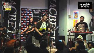 Hujan  Dikala Bulan Bermain Biola LIVE at Xfm Macbeth Secret Show [upl. by Hnahk]