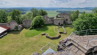 Burg Henneberg auch Henneburg ist östlich vom Meininger Stadtteil Henneberg im südlichen Thüringen [upl. by Firehs]