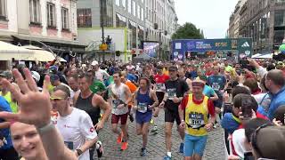 Maraton Praha 2023 start [upl. by Enidlareg]