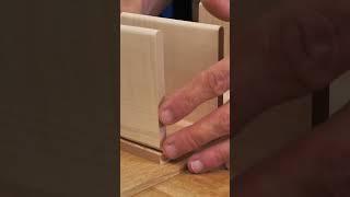 Un coffret à portes segmentées en ébène blanc cabinetmaker bois design [upl. by Ayanaj]