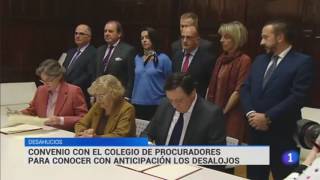 Firma de convenio entre Ayto de Madrid y Colegio de Procuradores para proteger a desahuciados [upl. by Aklam270]