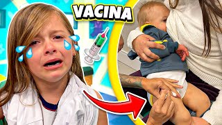 😱 8 VACINAS EM UM DIA 🔥 LAURINHA CHOROU  💋 JÉSSICA GODAR LAURINHA E HELENA E GABRIEL [upl. by Fernandez]