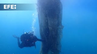 Limpieza bajo el agua el reto de descontaminar los mares griegos de redes y plásticos [upl. by Aynotel905]