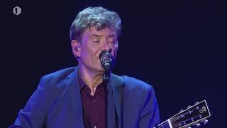 Bart Peeters Deluxe live in de Lotto Arena  Tot je weer van me Houdt [upl. by Dorrej]