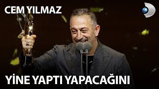 Cem Yılmaz Pantene Altın Kelebek sahnesinde yine yaptı yapacağını [upl. by Atalante464]