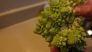 Comment préparer un chou romanesco  recette alimentationsaine bienetre uniq fypシ fyp [upl. by Germaine]