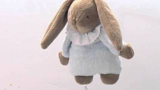 Lapin musical dodo pyjama  Trousselier  Berceaumagiquecom [upl. by Zetnas]