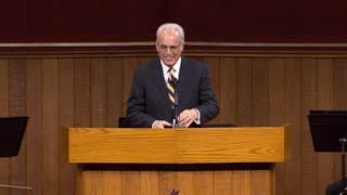 A quotLeaky Dispensationalistquot  Pastor John MacArthur [upl. by Fondea]