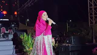 Sumpah  Aina Abdul live at Malam Pesona Seni 2024 [upl. by Wilhelmine]