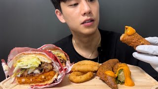 SUB 롯데리아 신메뉴 오징어얼라이브 버거 amp 우이락 고추튀김 먹방 Lotteria Squid Alive Burger amp Fried Chili Pepper Mukbang 🍔🦑🌶️ [upl. by Canty]