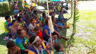 2022 PNG election candidate psyches up mothers [upl. by Shermie900]