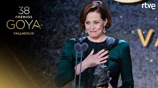 SIGOURNEY WEAVER recibe el GOYA INTERNACIONAL  Premios Goya 2024 [upl. by Joshuah]