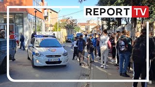 Report TV  Mbyllja e parashkollorit në Shkodër prindërit dhe mësuesit dalin përsëri në protestë [upl. by Yesoj]