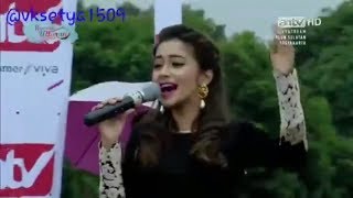 Tina Datta sings the song of “Uttaran” to big audience Indonesia 2016 [upl. by Winne79]