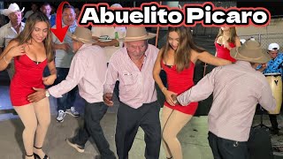 El Abuelito Sorprendió a Todos Bailando Rey y Su Chanchona Canton Barrancones Pasaquina 2024 [upl. by Aray]