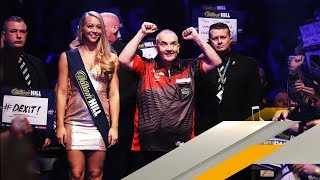 GänsehautEmpfang Ally Pally singt für Phil Taylor  SPORT1 DARTS [upl. by Ecnatsnoc]