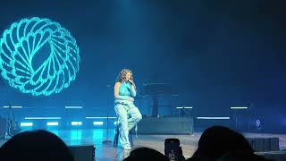 Tori Kelly  ILL FIND YOU X BRIDGE OVER TROUBLED WATER  Purple Skies Tour MANILA  Live 4K [upl. by Gaw]