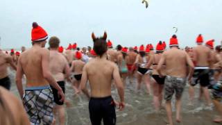 Nieuwjaarsduik 2012 in Zandvoort [upl. by Lissner]