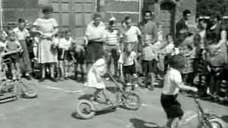 1950 Vakantiespelen op de Nieuwmarkt te Amsterdam  ihkv Zomervakantie 2024  oude filmbeelden [upl. by Bronder]