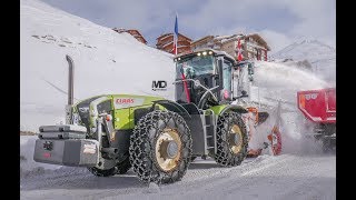 Ensilage de Neige   Claas Xerion 3800 équipé par Villeton  Val Thorens [upl. by Aillimac166]