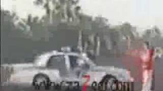 Qaroos Messin about with Police  إستهبال على سيارة دوريه [upl. by Krein]