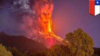 Massive volcano eruption Chiles Volcano Villarrica spews lava and ash 1000 meters into the air [upl. by Adnor]