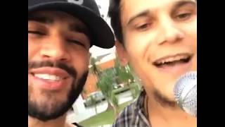 Gusttavo Lima surpreende artista que cantava música dele em rua de Goiânia [upl. by Mylan637]