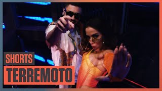 Anitta e Kevinho fazem PERFORMANCE INESQUECÍVEL ao som de quotTerremotoquot  Prêmio Multishow  Shorts [upl. by Friedrick862]