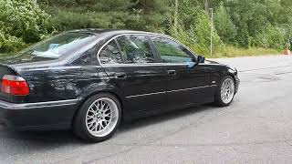 Bmw e39 528i 1st gear max throttle takeoff in parking lot [upl. by Cuthbert]