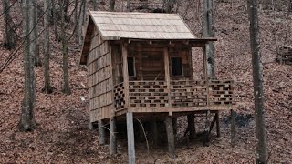 Winter Construction Building a House from Pallets Made Easy [upl. by Joe]