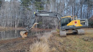 Dredging The Pond To Fill In The Borrow Pit [upl. by Gallagher]